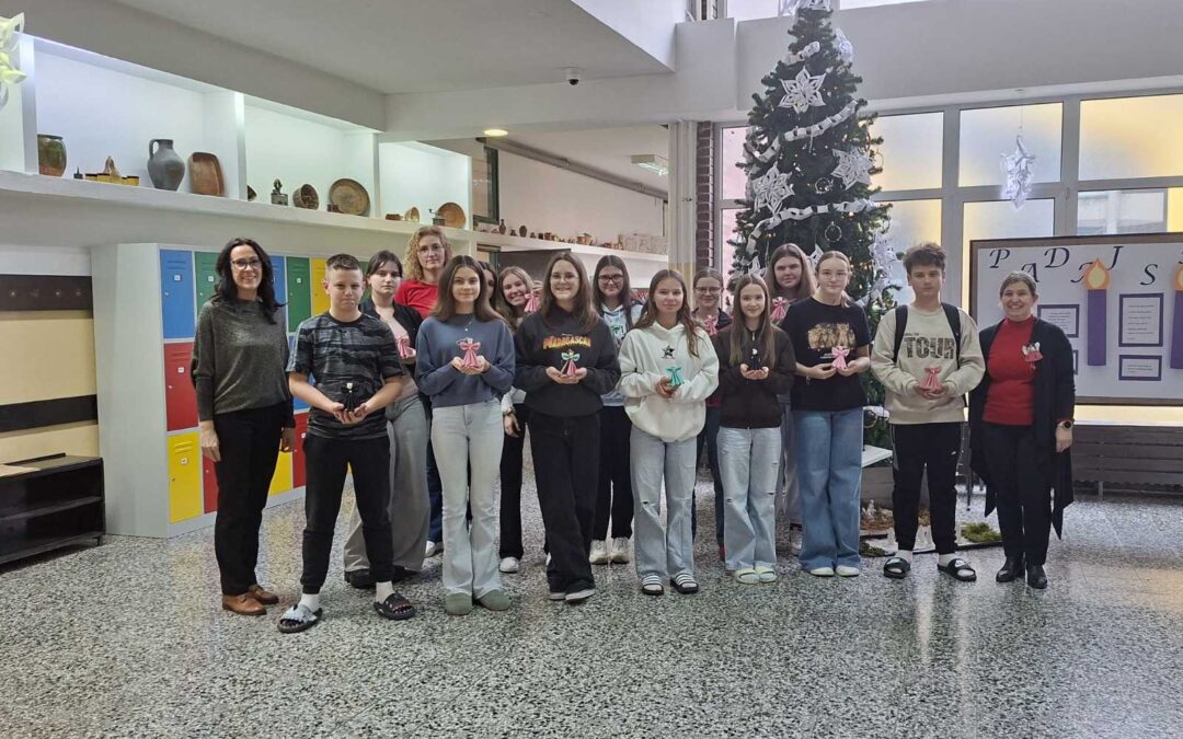 Radionica izrade božićnih anđela – primjer uspješne suradnje dviju škola